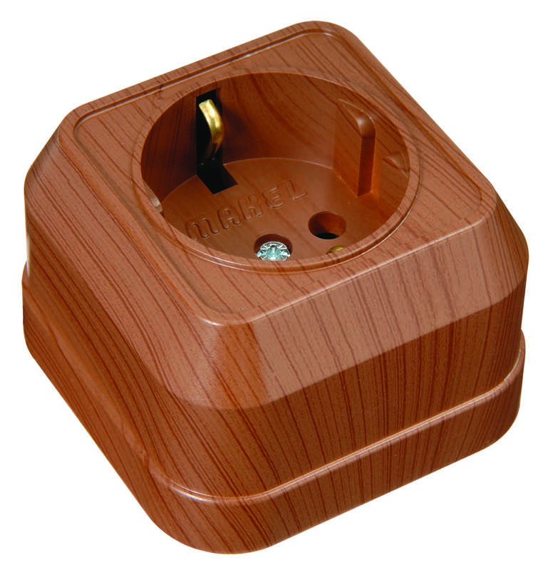 Розетка 1-м ОП 16А IP20 квадрат. с заземл. орех Makel 45408