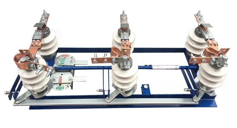 Разъединитель РЛНД-1-10-400 УХЛ1 с приводом ПРНЗ-10 3п с гибкой связью Электрофарфор ЦБ-00004590