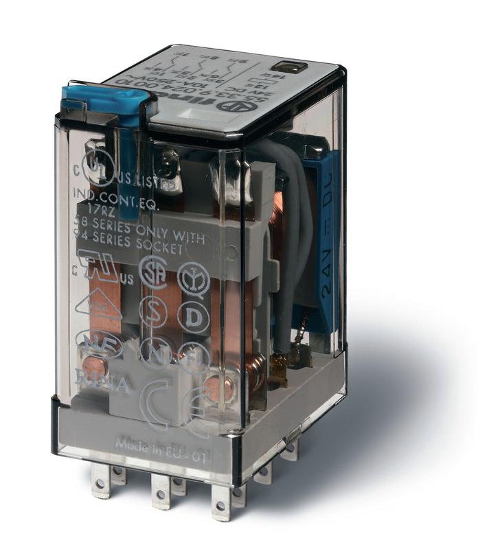 Реле миниатюрное универсальное электромеханич. монтаж в розетку 3CO 10А AgNi 240В AC RTI опции: кнопка тест FINDER 553382400010