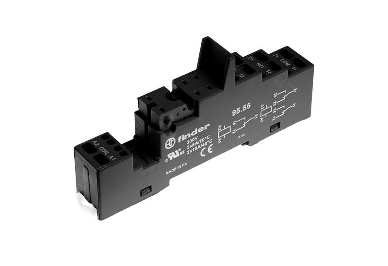 Розетка с безвинт. клеммами (пружинный зажим) для реле 40.51 40.52 40.61 40.62 модули 99.02 86.03 в комплекте пластик. клипса 095.91.3 черн. FINDER 95550SPA