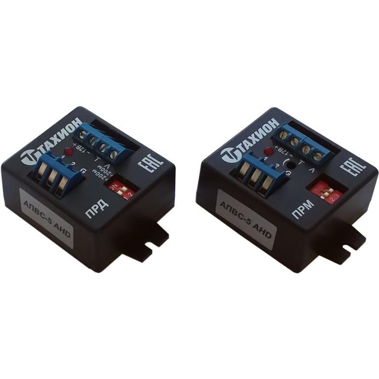 Мультивставка / разъем для передачи данных и для подключения техники связи