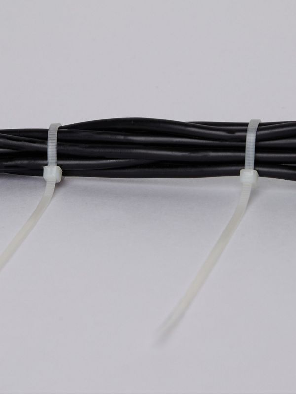 Хомут кабельный 2.5х150 нейл. бел. (уп.100шт) IEK UHH31-D025-150-100