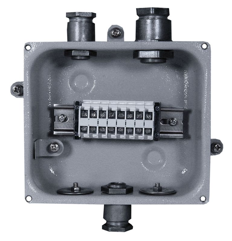 Коробка клеммная КЗНС-08 У2 8 зажимов IP65 (метал. вводы) Электротехник ET002543