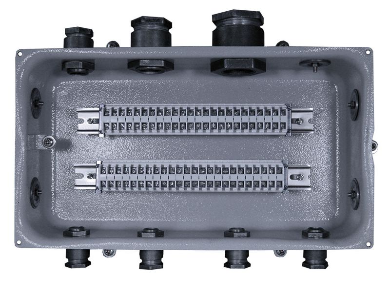 Коробка клеммная КЗНС-48 У2 48 зажимов IP65 (метал. вводы) Электротехник ET002546