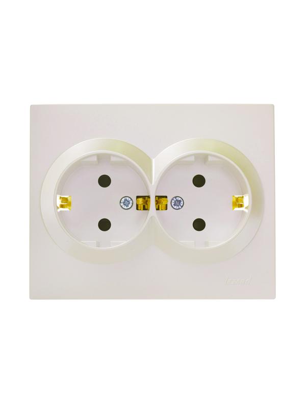 Розетка 2-м СП VESNA с заземл. со шторками ПБТ жемчуж./бел. перламутр LEZARD 742-3000-178B