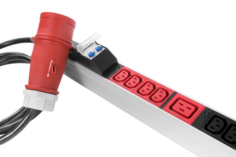 Блок розеток вертикальный 3ф Rem-3х32 32А 6 авт. инд. 24 C13 6 C19 1420мм вх. IEC 309 шнур 3м R-3х32-24C13-6C19-A-I-1420-3-3PN Rem 1891598