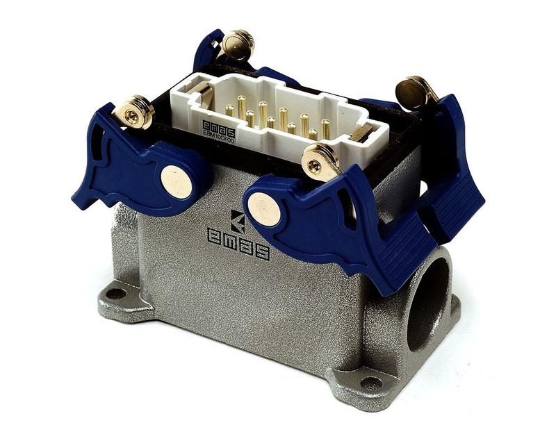 Вилка 4-фиксатора 2-боковых ввода для панели 10п 16А EMAS EBM10FD24