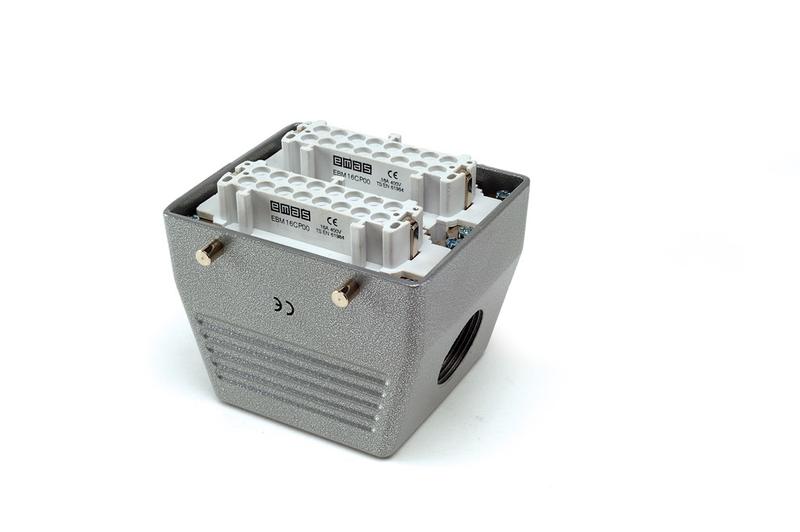 Розетка боковой ввод 32 полюса 16А EMAS EBM32PU10