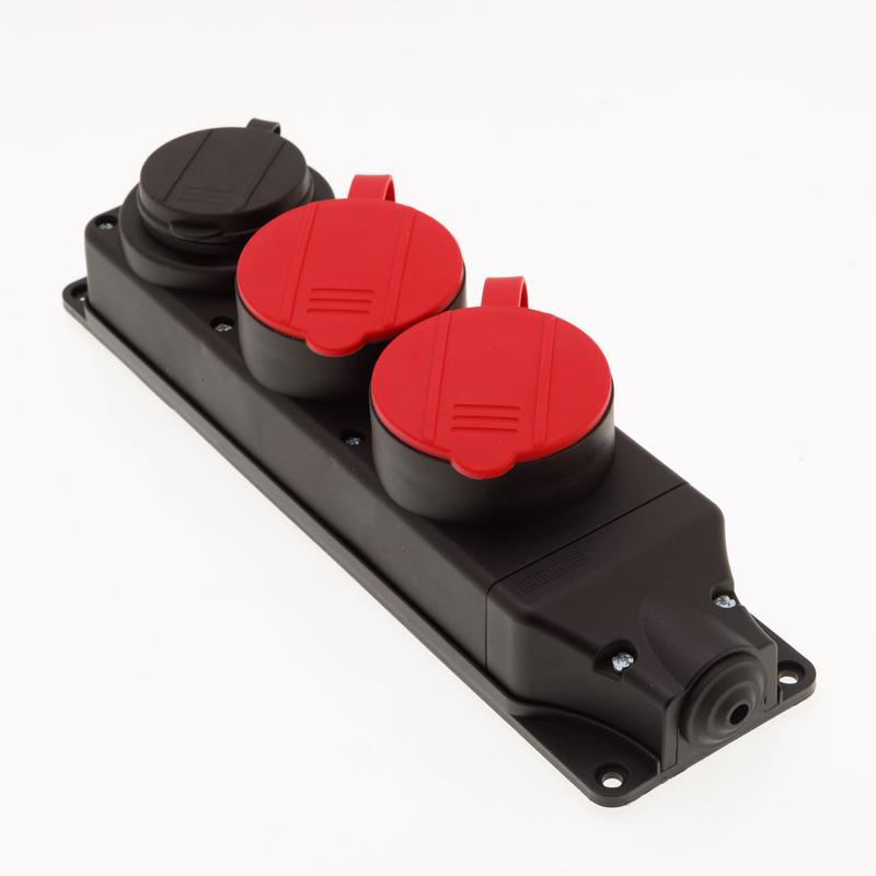 Розетка в резиновом корпусе трехместная 2х(3х25А)+1х(1х16А) EMAS EKS325PG21