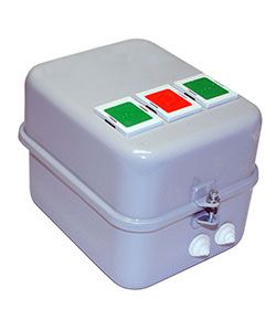 Пускатель электромагнитный ПМ12-010660 У3 В 10А 220В/50Гц AC 4НО+2НЗ IP40 реверсивный реверсивный с реле РТТ5-10-1 7.0-10.0А в корпусе с кнопками ПУСК + СТОП + R Электротехник ET006174