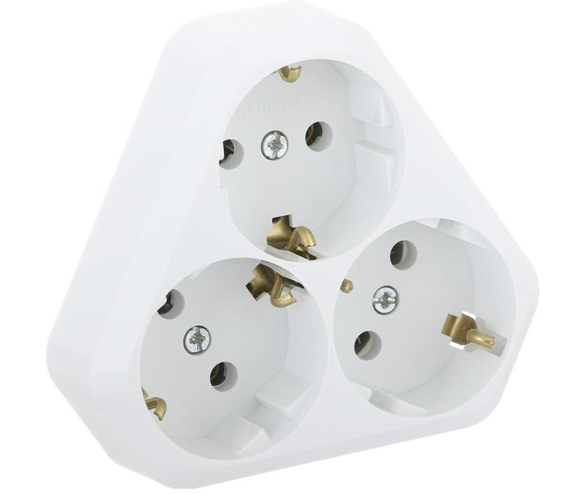 Розетка 3-м скрытой установки с заземл. Makel 10001234