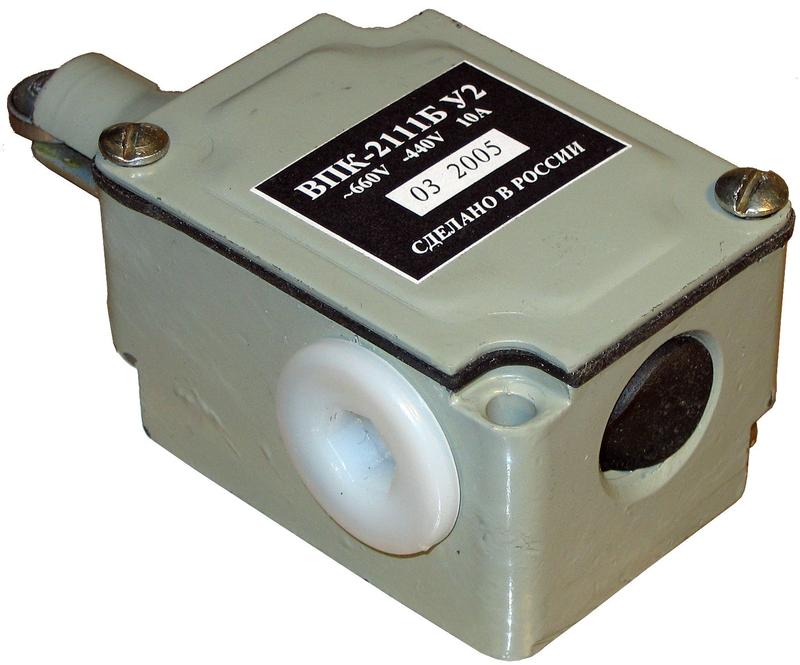 Выключатель путевой конечный ВПК-2111Б У2 1НО+1НЗ 10А IP67 толкатель с роликом A8014-80085169