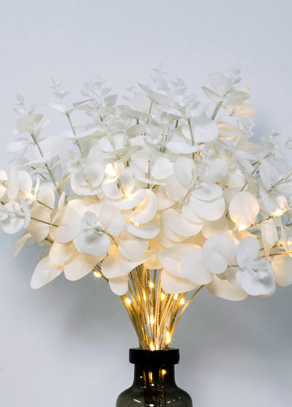 Ветвь эвкалипта имитация бел. 50см 48LED тепл. бел. 3AA (не в компл.) КОСМОС KOC_INT-B124