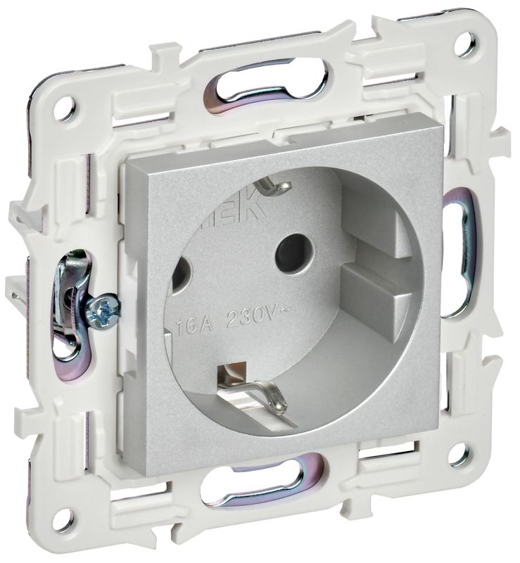 Розетка SKANDY 16А с заземл. защ. шторки SK-R04S серебр. IEK SK-R14-16-K23