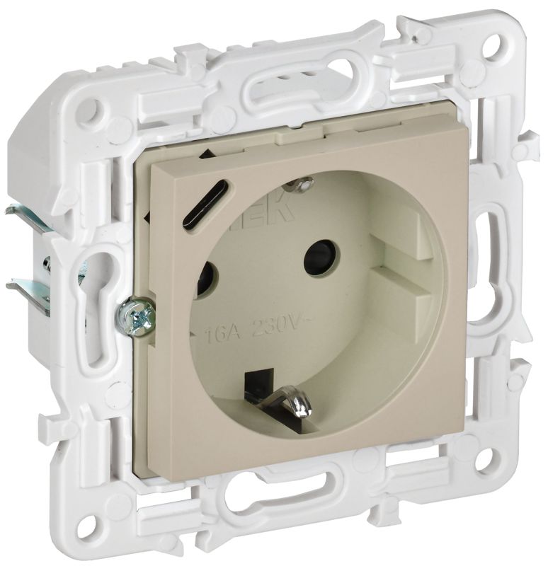 Розетка SKANDY 18Вт 16А с заземл. защ. шторки с USB C SK-R17B беж. IEK SK-R14-16-U14-018-K10