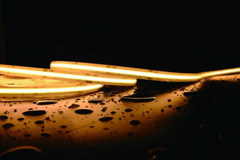 Лента светодиодная 10Вт/м 24В 4000K 12мм IP67 COB 480LED/м высокотемпературная (уп.5м) VARTON VLS-67-10-HT-12-480-40