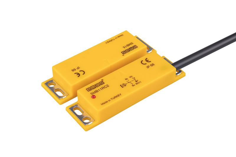 Датчик магнитный (1НЗ+1НО) провод 2м (расст. сраб. 5мм) индикация LED правый выход IP68 EMAS SMB11RC2-B15