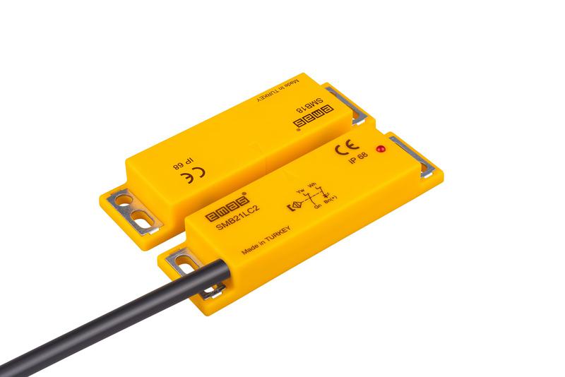 Датчик магнитный (2НЗ) провод 2м (расст. сраб. 8мм) индикация LED левый выход IP68 EMAS SMB21LC2-B18