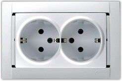 Розетка 2-м СП Simon34 16А IP20 с заземл. бел. Simon 34459-30