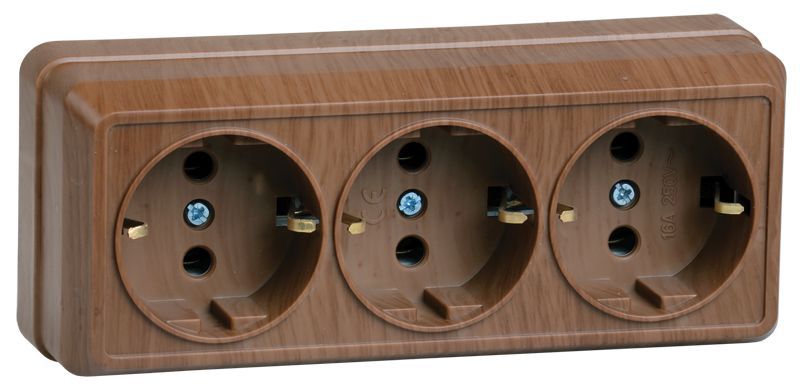 Розетка 3-м ОП Октава РС23-3-ОД 16А IP20 с заземл. дуб GENERICA ERO31-K04-16-DC