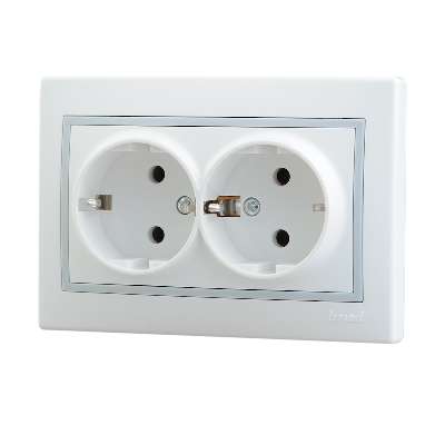 Розетка 2-м СП Mira с заземл. бакелит с бел. вставкой бел. LEZARD 701-0202-127B