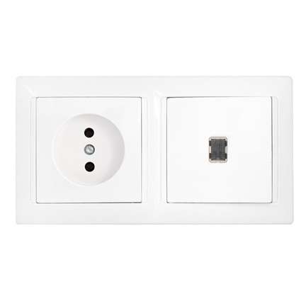 Блок СП (розетка без заземл. + 1-кл. выкл. с подсветкой) бел. Bylectrica В-РЦ-697