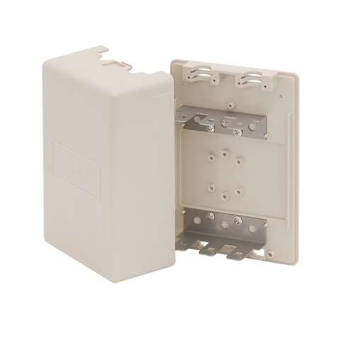 Бокс настенный рапределительный на 3 плинта (до 30-ти пар) с кронштейнами пластик. 150х105х56мм беж. NIKOMAX NMC-WBPL3-P