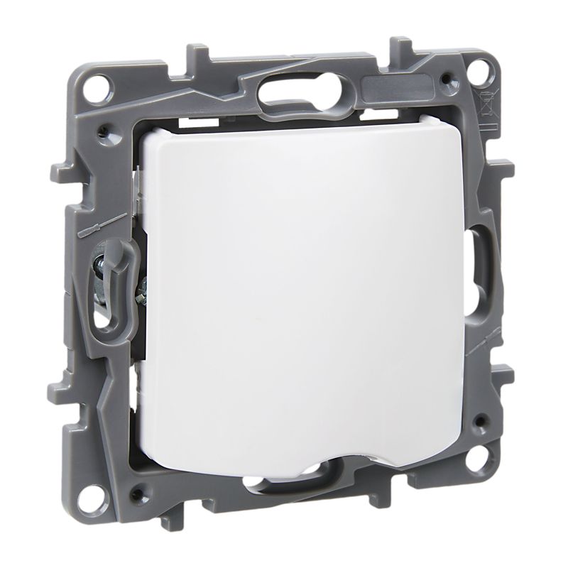 Вывод кабеля СП Etika с зажимом для кабеля механизм бел. IEK 672229