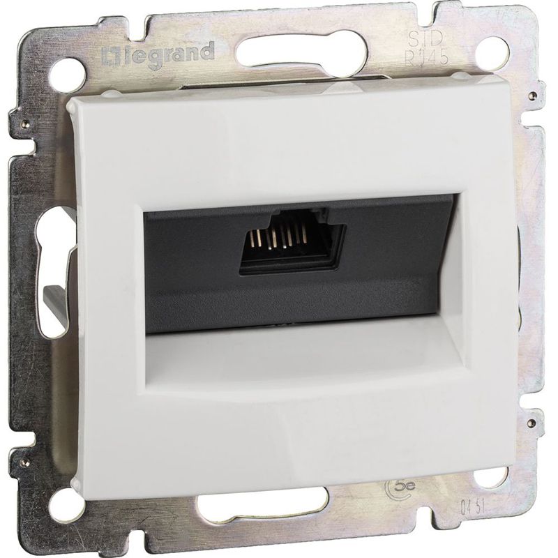 Розетка компьютерная 1-м СП Valena RJ45 кат.5E UTP на захватах механизм бел. IEK 774230