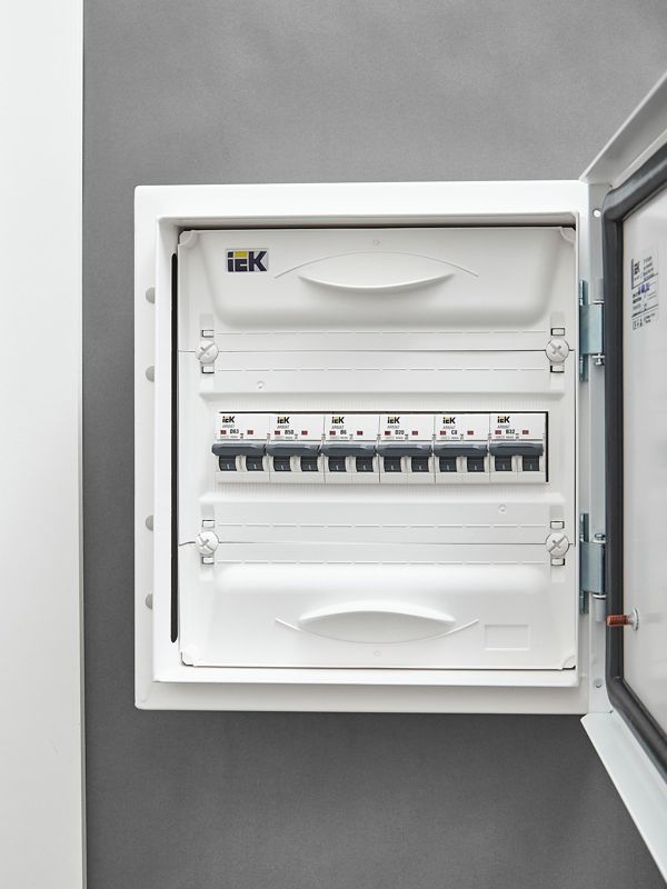 Выключатель автоматический модульный 2п D 20А M06N ARMAT IEK AR-M06N-2-D020