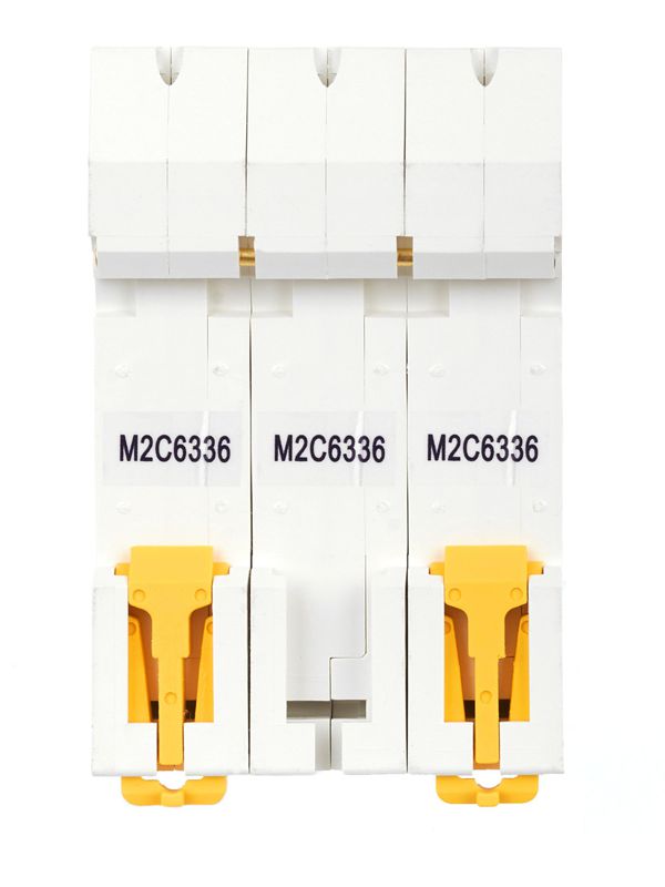 Выключатель автоматический модульный 3п C 63А M06N ARMAT IEK AR-M06N-3-C063