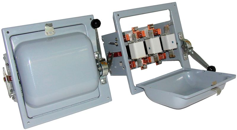 Блок с предохранителем-выключателем БПВ-2У3 250А медные держатели с ПН2-250 (медь) Электротехник ET014805