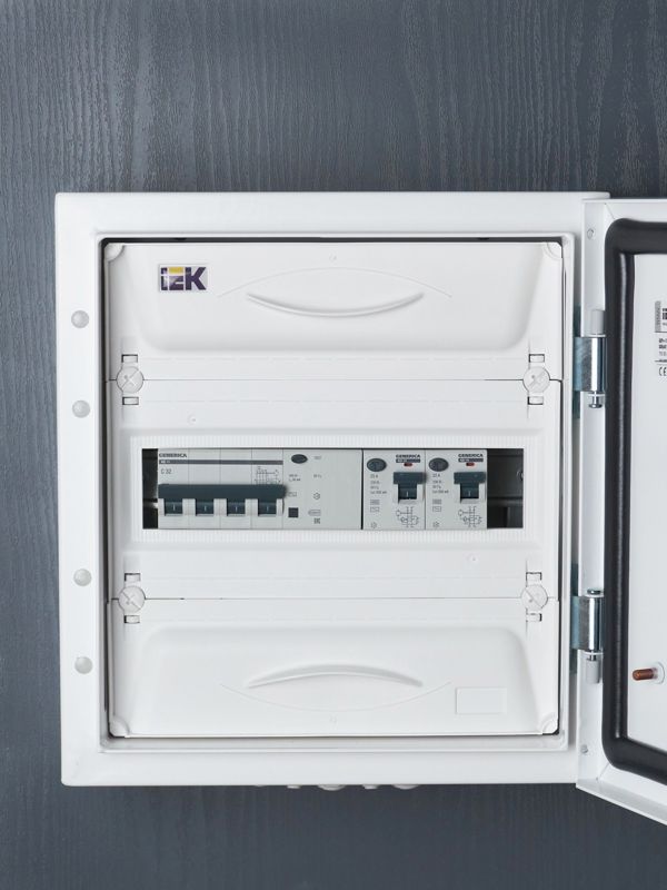 Выключатель автоматический дифференциального тока 4п 32А 30мА АД14 GENERICA MAD15-4-032-C-030